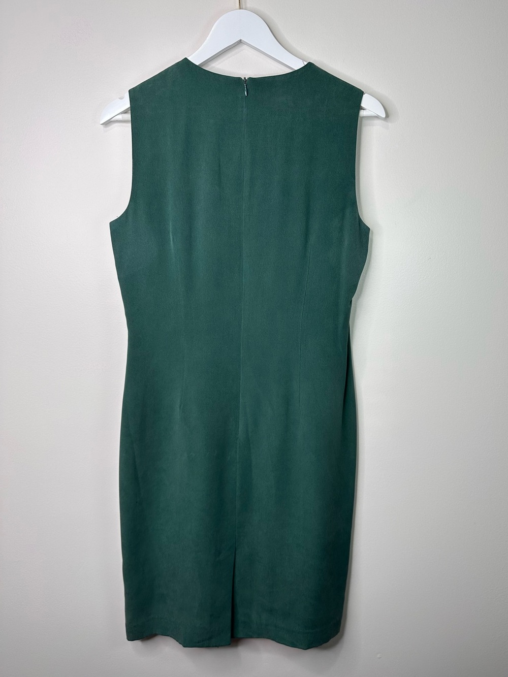 Spenser Jeremy Sleeveless 100% Silk Midi Dress in Forest Green - Picture 5 of 5